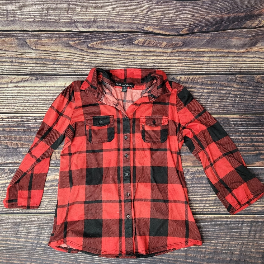 Medium Red and Black Plaid 3/4 Sleeve Top